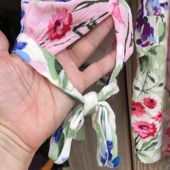 Like new! - ONE CLOTHING Floral Print Off-Shoulder Blouse - Picture 3 of 6